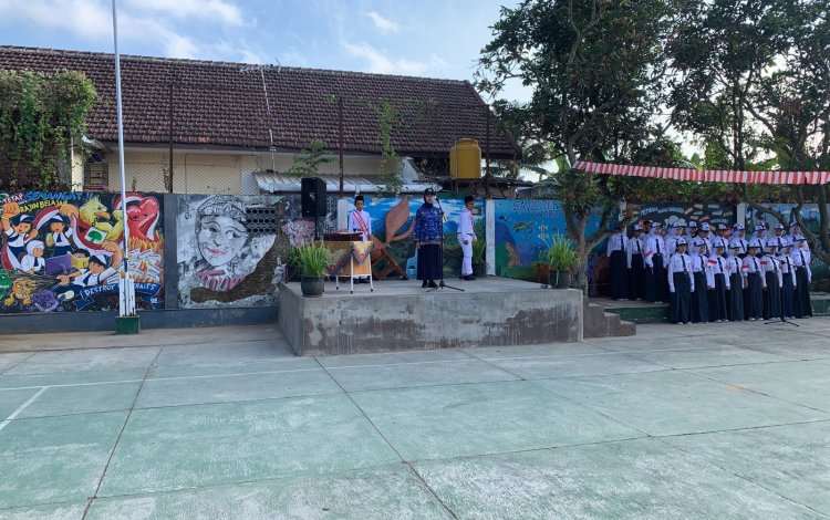 Upacara Peringatan Hari Kemerdekaan Ke-78 SMP Negeri 16 Malang